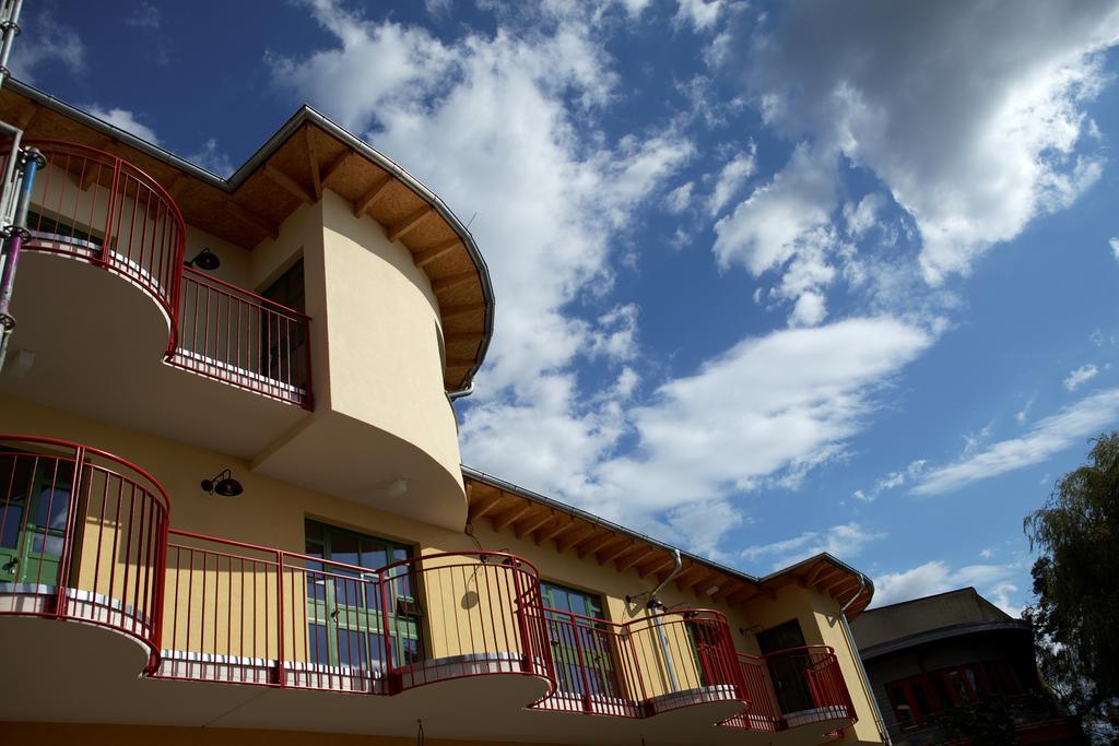 Seminar- Und Gaestehaus Flussbad Gartenstrasse Берлин Екстериор снимка