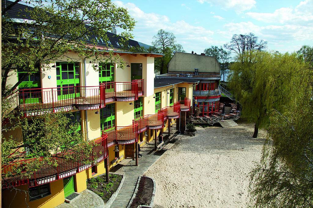Seminar- Und Gaestehaus Flussbad Gartenstrasse Берлин Екстериор снимка