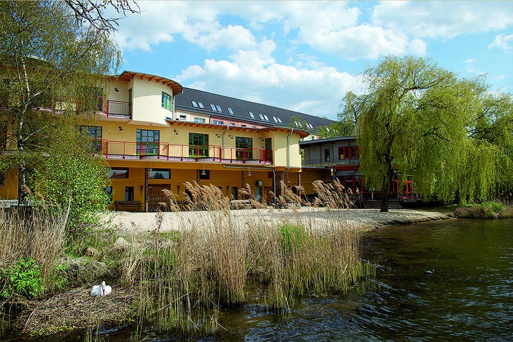 Seminar- Und Gaestehaus Flussbad Gartenstrasse Берлин Екстериор снимка